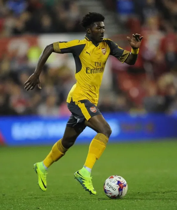 Framed Print : Ainsley Maitland-Niles in Action: Nottingham Forest vs Arsenal, EFL Cup 2016-17
