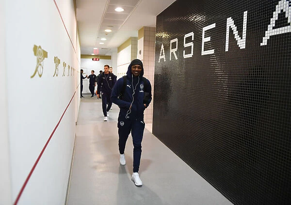 Ainsley Maitland-Niles in Arsenal Changing Room before Carabao Cup Match vs Blackpool