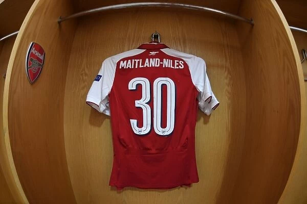 Ainsley Maitland-Niles Arsenal Jersey in the Changing Room before Arsenal FC vs. 1. FC Koeln, UEFA Europa League (2017)