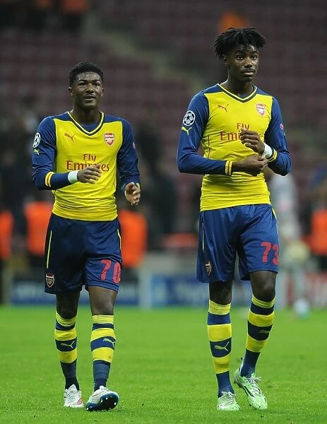 Ainsley Maitland-Niles and Stefan O'Connor: Arsenal's Post-Match Moment at Galatasaray, Istanbul (2014 / 15)