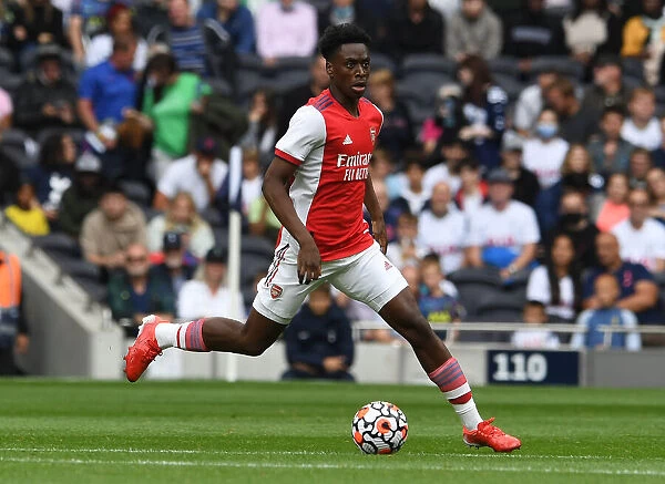 Albert Sambi Lokonga's Focus Amidst the Intense Rivalry: Tottenham Hotspur vs. Arsenal, Premier League Clash