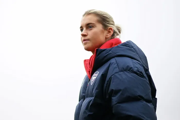 Framed Print : Alessia Russo Prepares for Arsenal Women vs West Ham United Clash at Meadow Park (2023-24)