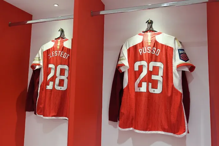 Framed Print : Alessia Russo's Arsenal Women's Shirt Detail (Arsenal vs. Aston Villa, 2023-24)