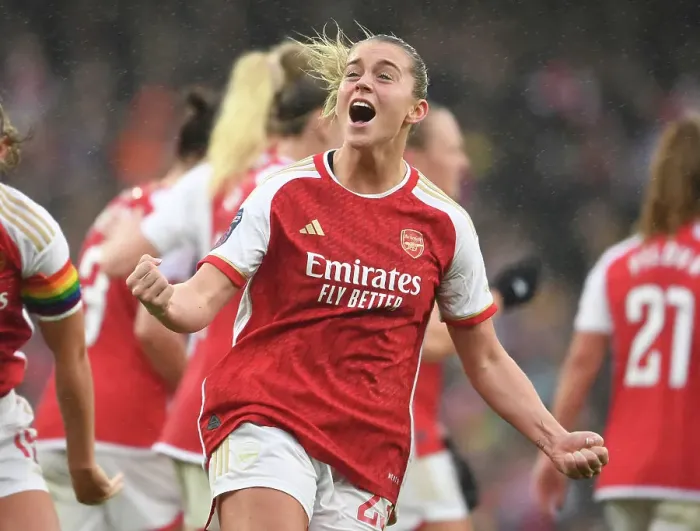 Framed Print : Alessia Russo's Brace Leads Arsenal to Thrilling 4-1 WSL Victory Over Chelsea