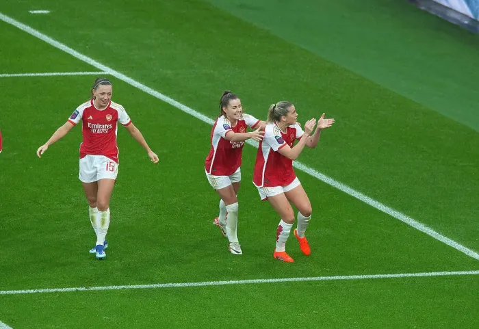 Framed Print : Alessia Russo's Dramatic Hat-Trick: Arsenal Women's Thrilling Super League Victory Over Chelsea FC