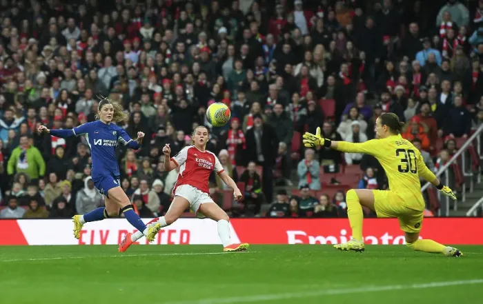 Framed Print : Alessia Russo's Hat-Trick Leads Arsenal to Super League Victory Over Chelsea