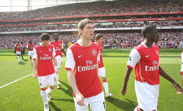 Alex Hleb in Action: Arsenal's 2-1 Victory over Bolton Wanderers, FA Premiership, Emirates Stadium, London, April 14, 2007