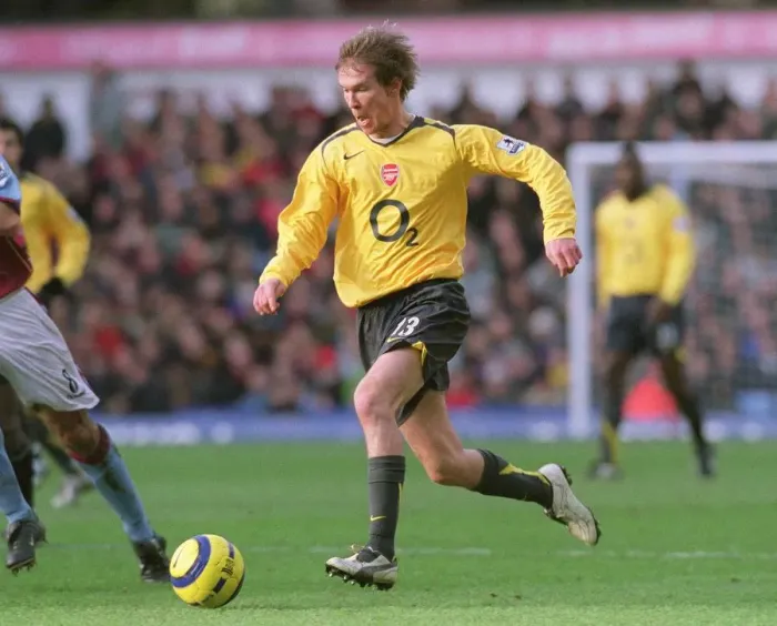 Framed Print : Alex Hleb (Arsenal). Aston Villa 0: 0 Arsenal. FA Premiership Framed Print : Alex Hleb (Arsenal). Aston Villa 0: 0 Arsenal. FA Premiership