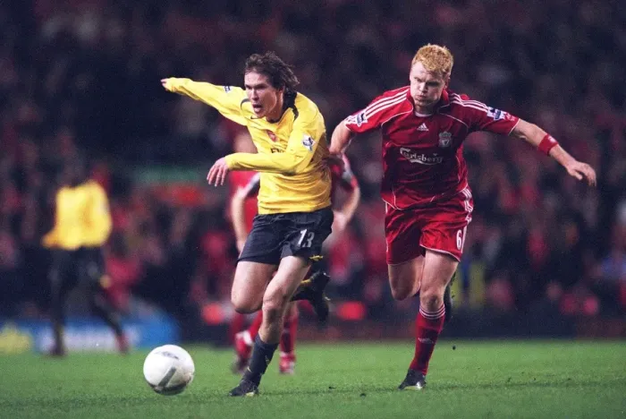 Framed Print : Alex Hleb (Arsenal) John Arne Riise (Liverpool) Liverpool 1: 3 Arsenal