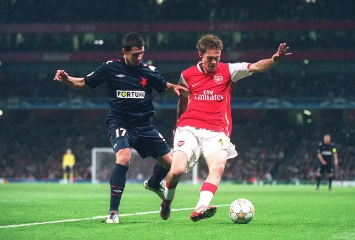 Framed Print : Alex Hleb (Arsenal) Marek Suchy (Slavia) Framed Print : Alex Hleb (Arsenal) Marek Suchy (Slavia)