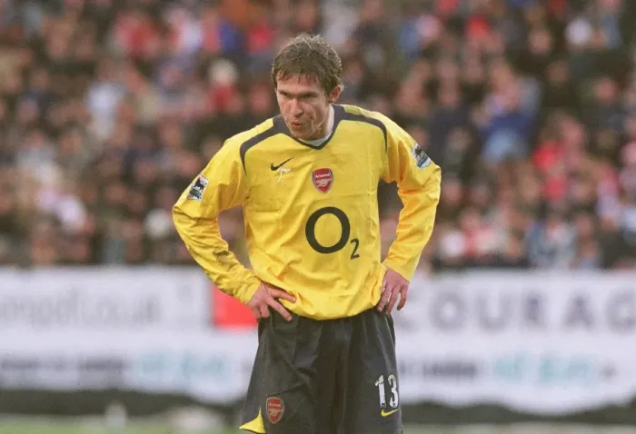 Framed Print : Alex Hleb (Arsenal) spits. Charlton Athletic 0: 1 Arsenal. FA Premiership