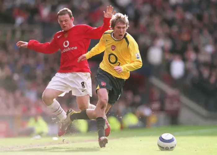 Framed Print : Alex Hleb (Arsenal) Wayne Rooney (Man Utd). Arsenal 0: 2 Manchester United Framed Print : Alex Hleb (Arsenal) Wayne Rooney (Man Utd). Arsenal 0: 2 Manchester United