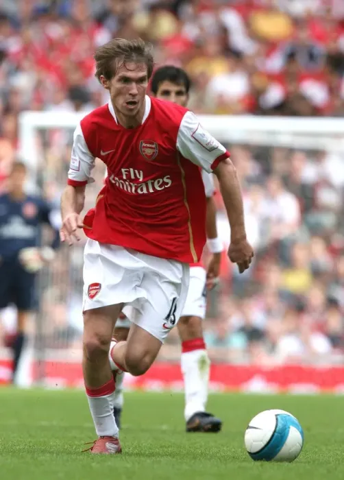Framed Print : Alex Hleb Leads Arsenal to Victory: 2-1 over Inter Milan, Emirates Cup 2007