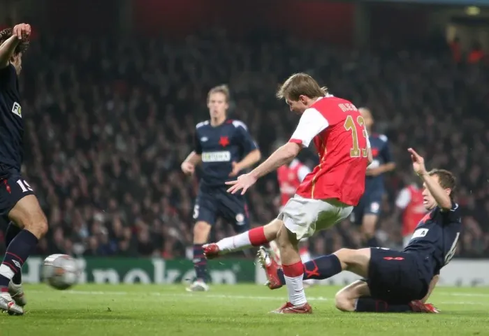 Framed Print : Alex Hleb scores Arsenals 4th goal under pressure from Zdenek Senkerik (Slavia) Framed Print : Alex Hleb scores Arsenals 4th goal under pressure from Zdenek Senkerik (Slavia)