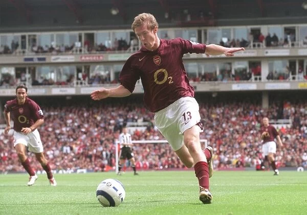 Alex Hleb's Game-Winning Goal: Arsenal's 2-0 Triumph over Newcastle United, FA Premier League, 2005, Highbury, London