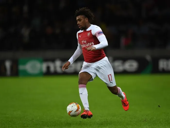 Framed Print : Alex Iwobi in Action for Arsenal against BATE Borisov in UEFA Europa League Round of 32, 2019