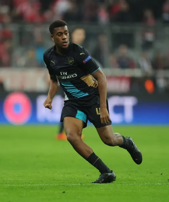 Framed Print : Alex Iwobi in Action: Arsenal vs Bayern Munich, UEFA Champions League (2015-16) Framed Print : Alex Iwobi in Action: Arsenal vs Bayern Munich, UEFA Champions League (2015-16)