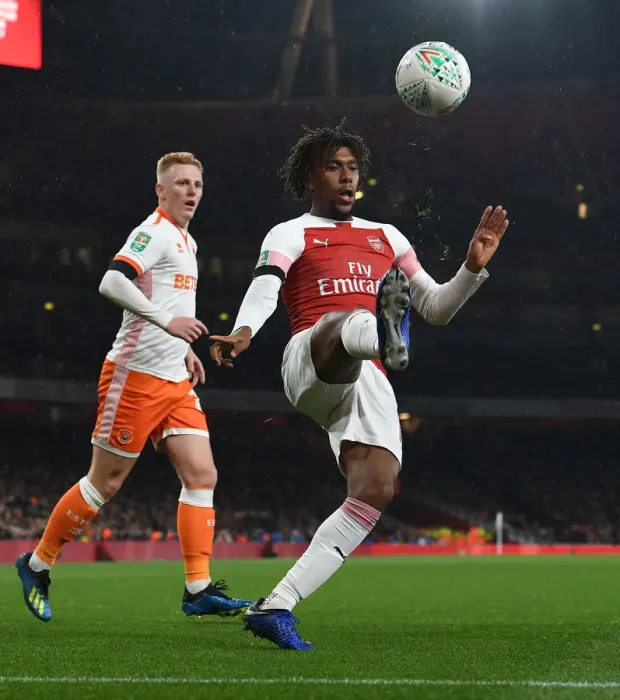 Framed Print : Alex Iwobi in Action: Arsenal vs Blackpool, Carabao Cup 2018-19 Framed Print : Alex Iwobi in Action: Arsenal vs Blackpool, Carabao Cup 2018-19