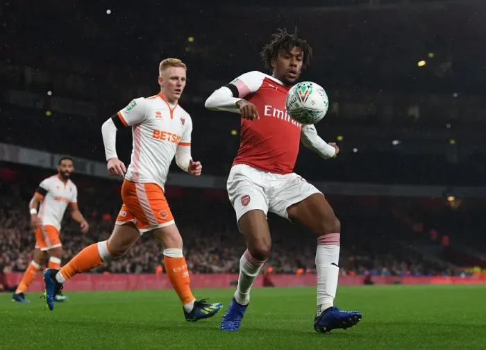 Framed Print : Alex Iwobi in Action: Arsenal vs Blackpool, Carabao Cup 2018-19