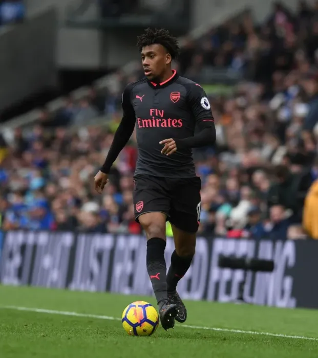 Framed Print : Alex Iwobi in Action: Arsenal vs. Brighton & Hove Albion, Premier League 2017-18