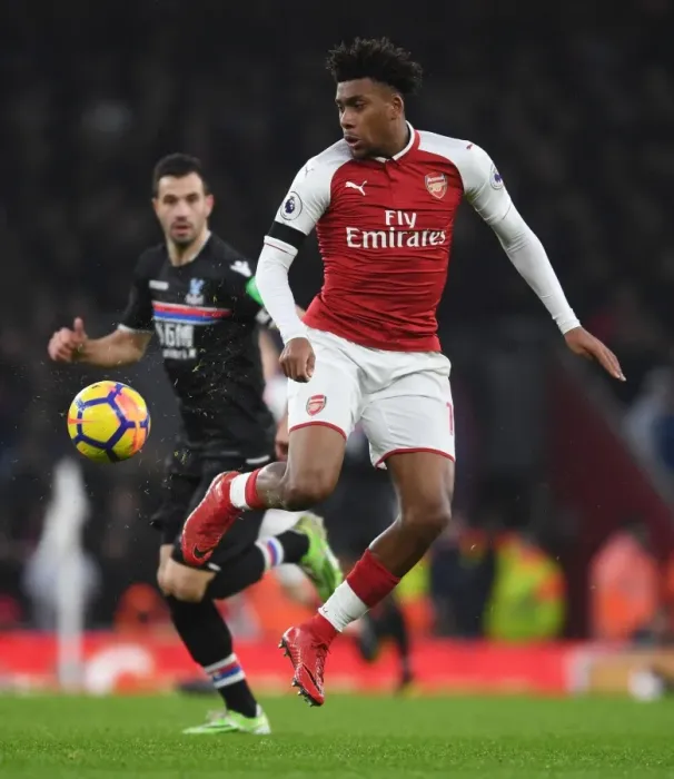 Framed Print : Alex Iwobi in Action: Arsenal vs Crystal Palace, Premier League 2017-18 Framed Print : Alex Iwobi in Action: Arsenal vs Crystal Palace, Premier League 2017-18