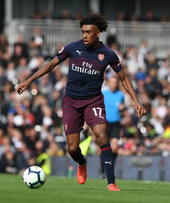Framed Print : Alex Iwobi in Action: Arsenal vs Fulham, Premier League 2018-19