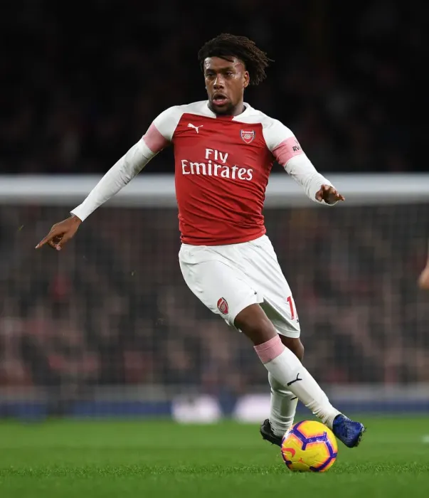 Framed Print : Alex Iwobi in Action: Arsenal vs Huddersfield Town, Premier League 2018-19