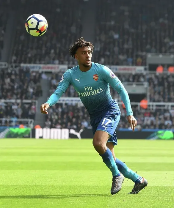 Framed Print : Alex Iwobi in Action: Arsenal vs Newcastle United, Premier League 2017-18 Framed Print : Alex Iwobi in Action: Arsenal vs Newcastle United, Premier League 2017-18