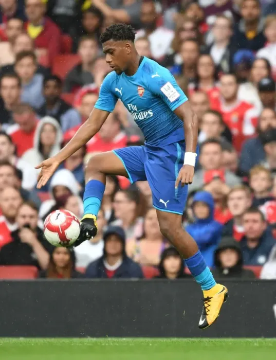 Framed Print : Alex Iwobi in Action: Arsenal vs SL Benfica - Emirates Cup 2017-18