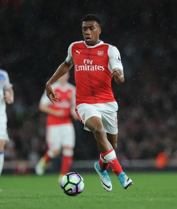 Framed Print : Alex Iwobi in Action: Arsenal vs. Sunderland, Premier League 2016-17