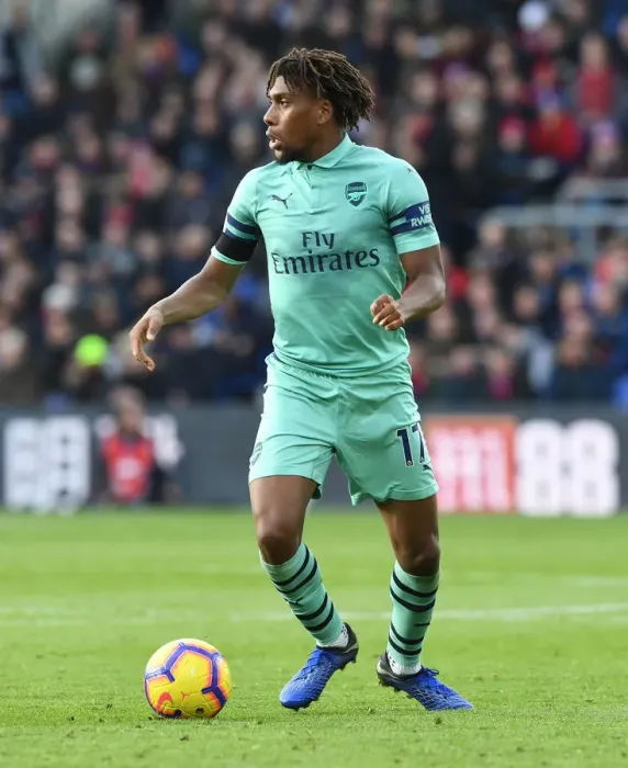 Framed Print : Alex Iwobi in Action: Crystal Palace vs Arsenal, Premier League 2018-19 Framed Print : Alex Iwobi in Action: Crystal Palace vs Arsenal, Premier League 2018-19