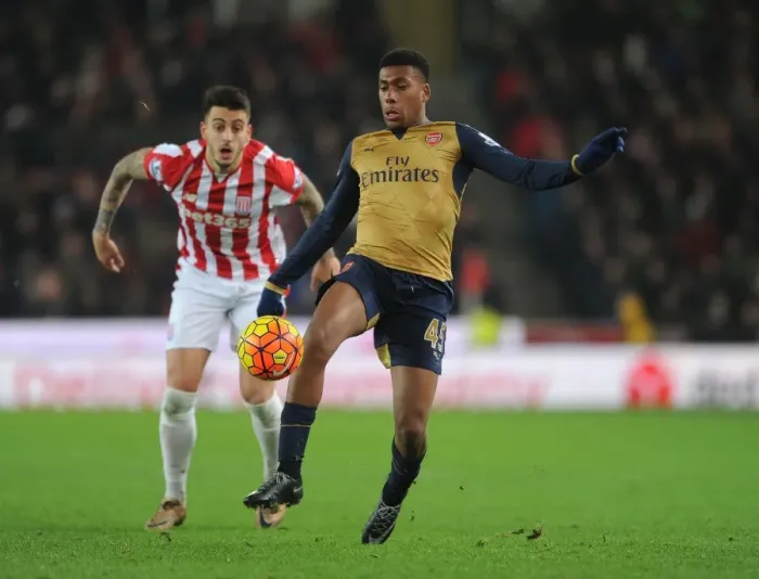 Framed Print : Alex Iwobi in Action: Premier League 2015-16 - Arsenal vs Stoke City Framed Print : Alex Iwobi in Action: Premier League 2015-16 - Arsenal vs Stoke City