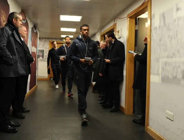 Framed Print : Alex Iwobi Arrives at West Ham United Ahead of Arsenal's Premier League Showdown (2015-16)