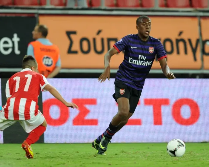 Framed Print : Alex Iwobi (Arsenal) Georgios Lyras (Olympiacos). Olympiacos U19 2: 0 Arsenal U19 Framed Print : Alex Iwobi (Arsenal) Georgios Lyras (Olympiacos). Olympiacos U19 2: 0 Arsenal U19