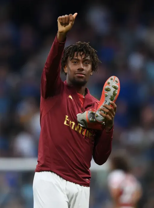 Framed Print : Alex Iwobi Expresses Gratitude to Arsenal Fans after Chelsea Match, 2018-19 Framed Print : Alex Iwobi Expresses Gratitude to Arsenal Fans after Chelsea Match, 2018-19