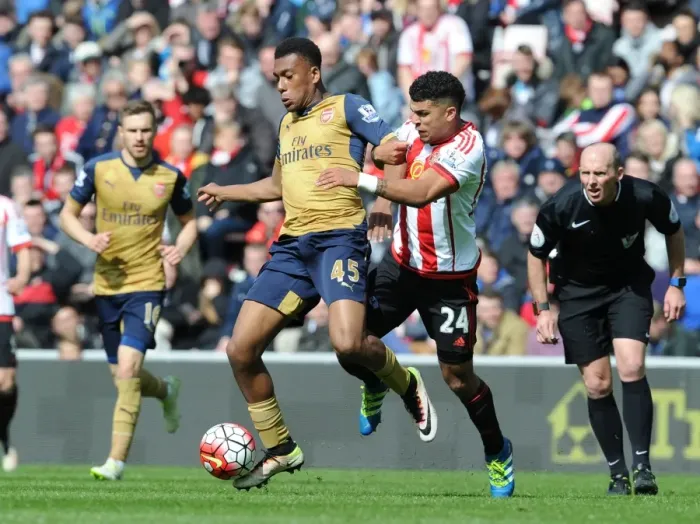 Framed Print : Alex Iwobi Outmaneuvers Deandre Yedlin: Arsenal's Thrilling Moment at Sunderland's Stadium of Light (Premier League 2015-16) Framed Print : Alex Iwobi Outmaneuvers Deandre Yedlin: Arsenal's Thrilling Moment at Sunderland's Stadium of Light (Premier League 2015-16)
