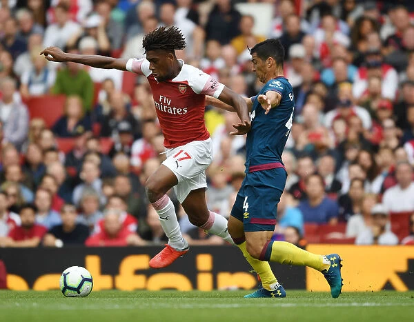 Alex Iwobi Outsmarts Fabian Balbuena: Arsenal's Skillful Midfielder Beats West Ham Defender