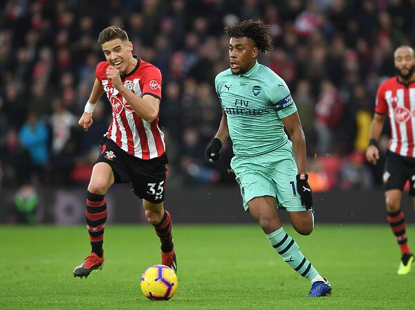 Alex Iwobi Outsmarts Jan Bednarek: Arsenal's Skillful Midfielder Outmaneuvers Southampton's Defender in Premier League Clash