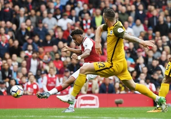 Alex Iwobi Scores Past Shane Duffy: Arsenal vs Brighton & Hove Albion, Premier League 2017-18