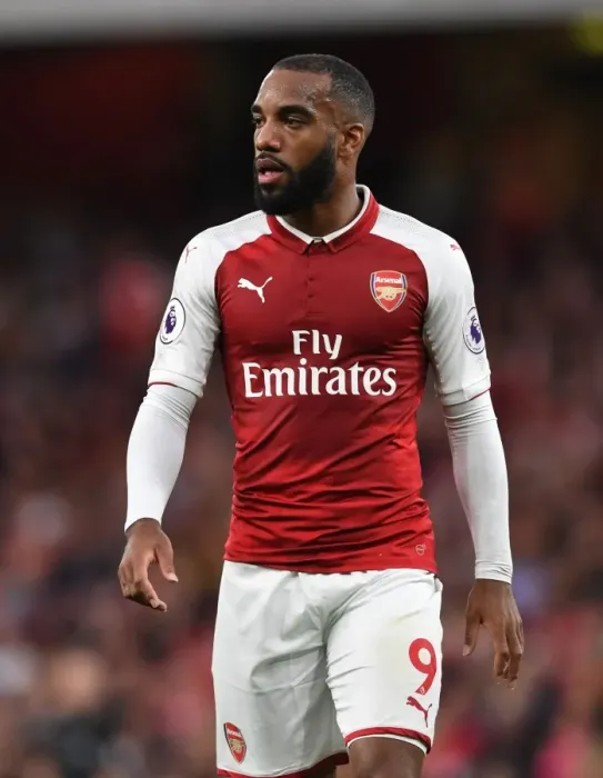Framed Print : Alex Lacazette in Action: Arsenal vs Leicester City, Premier League 2017-18