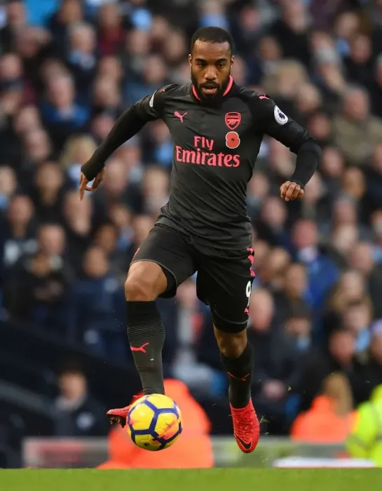 Framed Print : Alex Lacazette Faces Manchester City: Premier League Showdown (2017-18) Framed Print : Alex Lacazette Faces Manchester City: Premier League Showdown (2017-18)