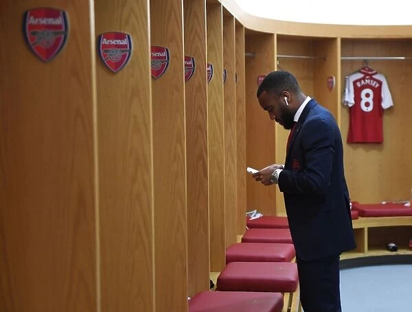 Alex Lacazette: Focus and Determination in Arsenal Changing Room Before Arsenal vs Swansea City, Premier League 2017-18