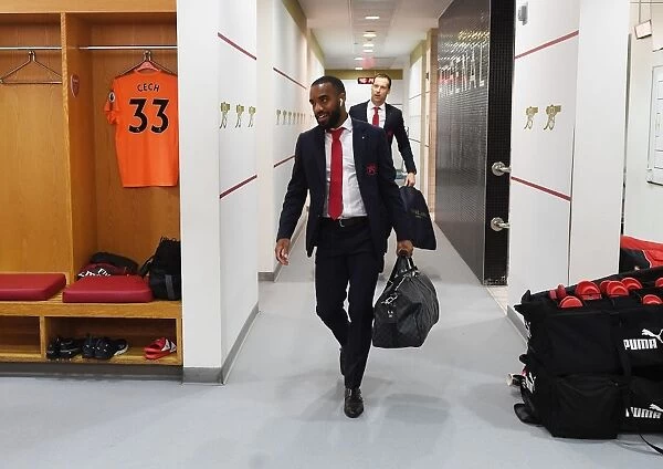 Alex Lacazette: Pre-Match Focus in Arsenal Changing Room (Arsenal vs Swansea City, 2017-18)