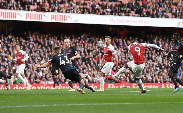 Alex Lacazette Scores First Arsenal Goal of 2018-19 Season Against Everton