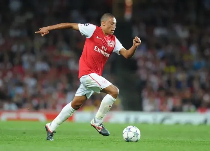 Framed Print : Alex Oxlade-Chamberlain in Action for Arsenal against Olympiacos, UEFA Champions League (2011) Framed Print : Alex Oxlade-Chamberlain in Action for Arsenal against Olympiacos, UEFA Champions League (2011)