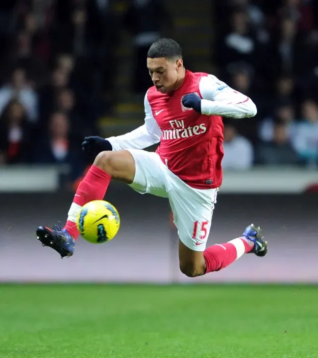 Framed Print : Alex Oxlade-Chamberlain: In Action for Arsenal against Swansea City, Premier League 2011-12