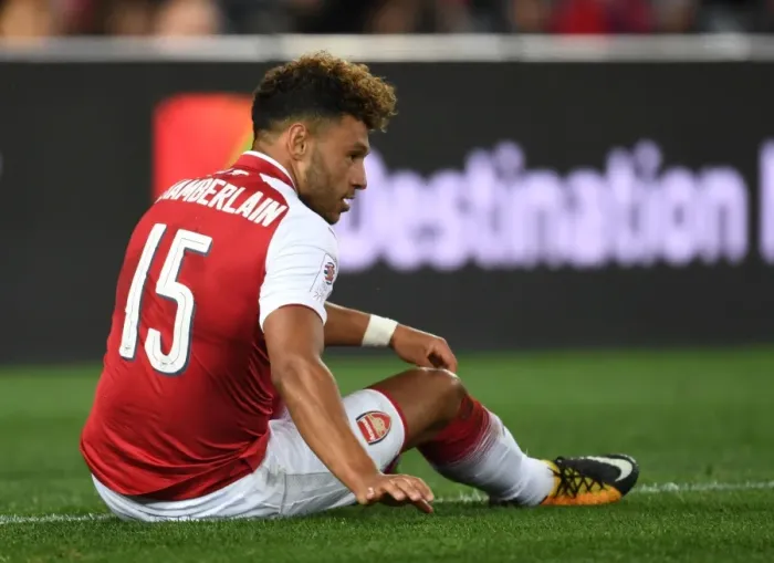 Framed Print : Alex Oxlade-Chamberlain in Action: Arsenal vs. Western Sydney Wanderers (2017-18)