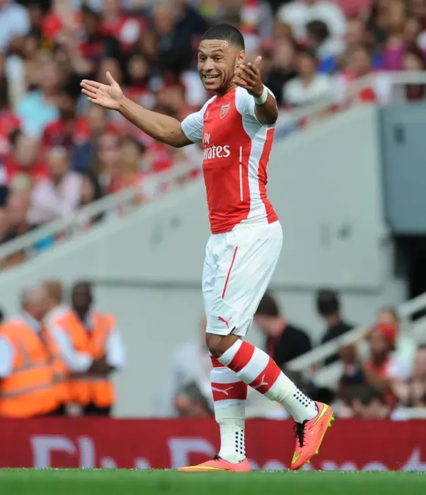 Framed Print : Alex Oxlade-Chamberlain in Action: Arsenal vs Benfica, Emirates Cup 2014
