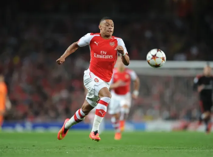 Framed Print : Alex Oxlade-Chamberlain in Action: Arsenal vs Besiktas, UEFA Champions League Qualifiers 2014