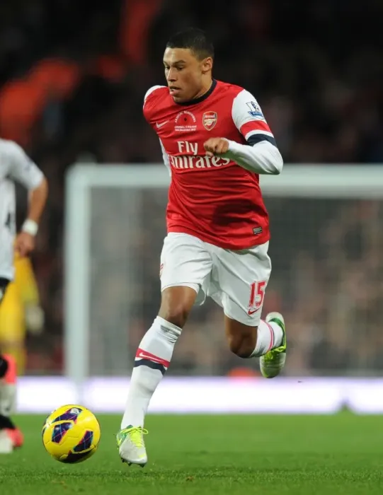 Framed Print : Alex Oxlade-Chamberlain in Action: Arsenal vs Fulham, Premier League 2012-13